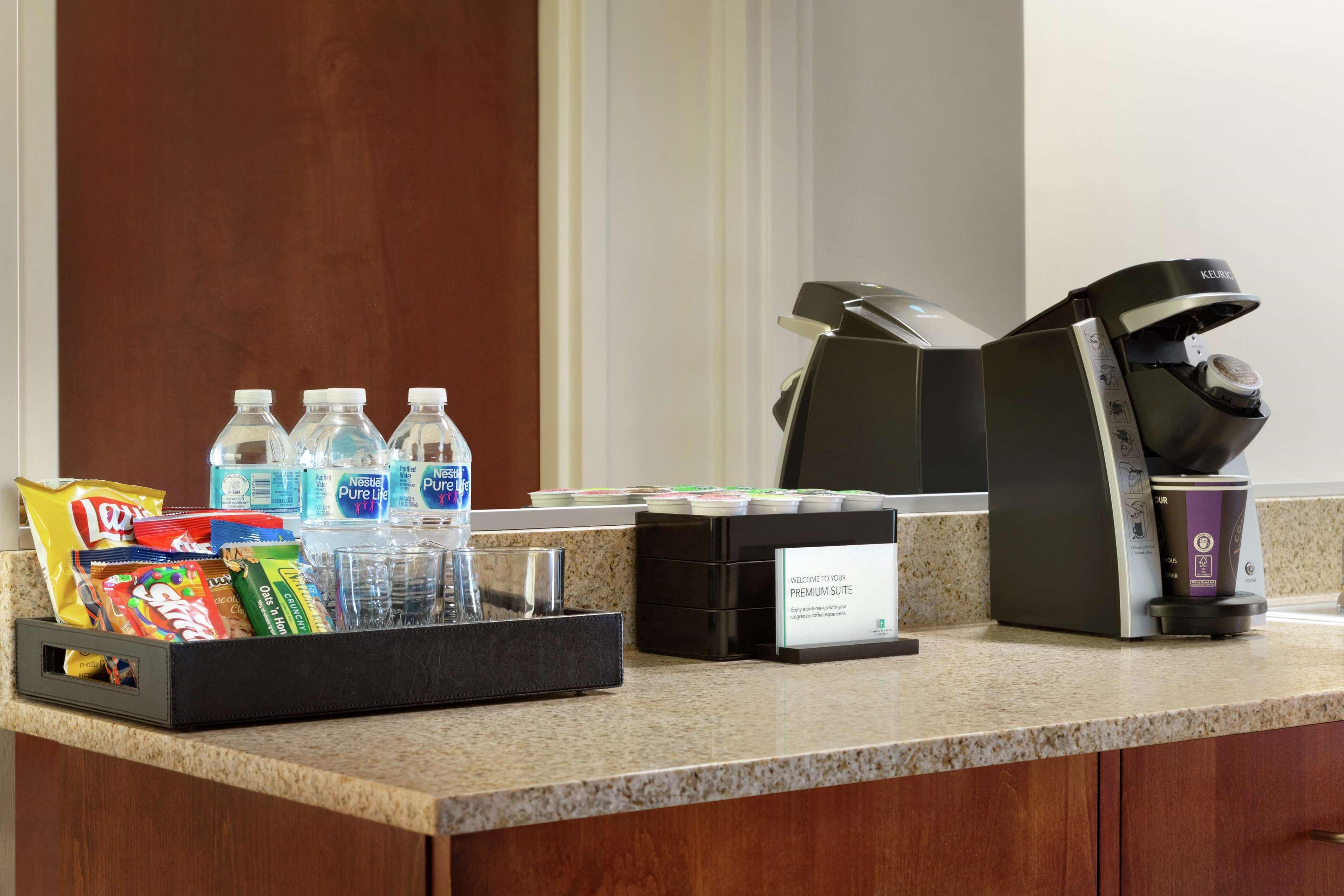 Embassy Suites By Hilton Denver International Airport Екстериор снимка