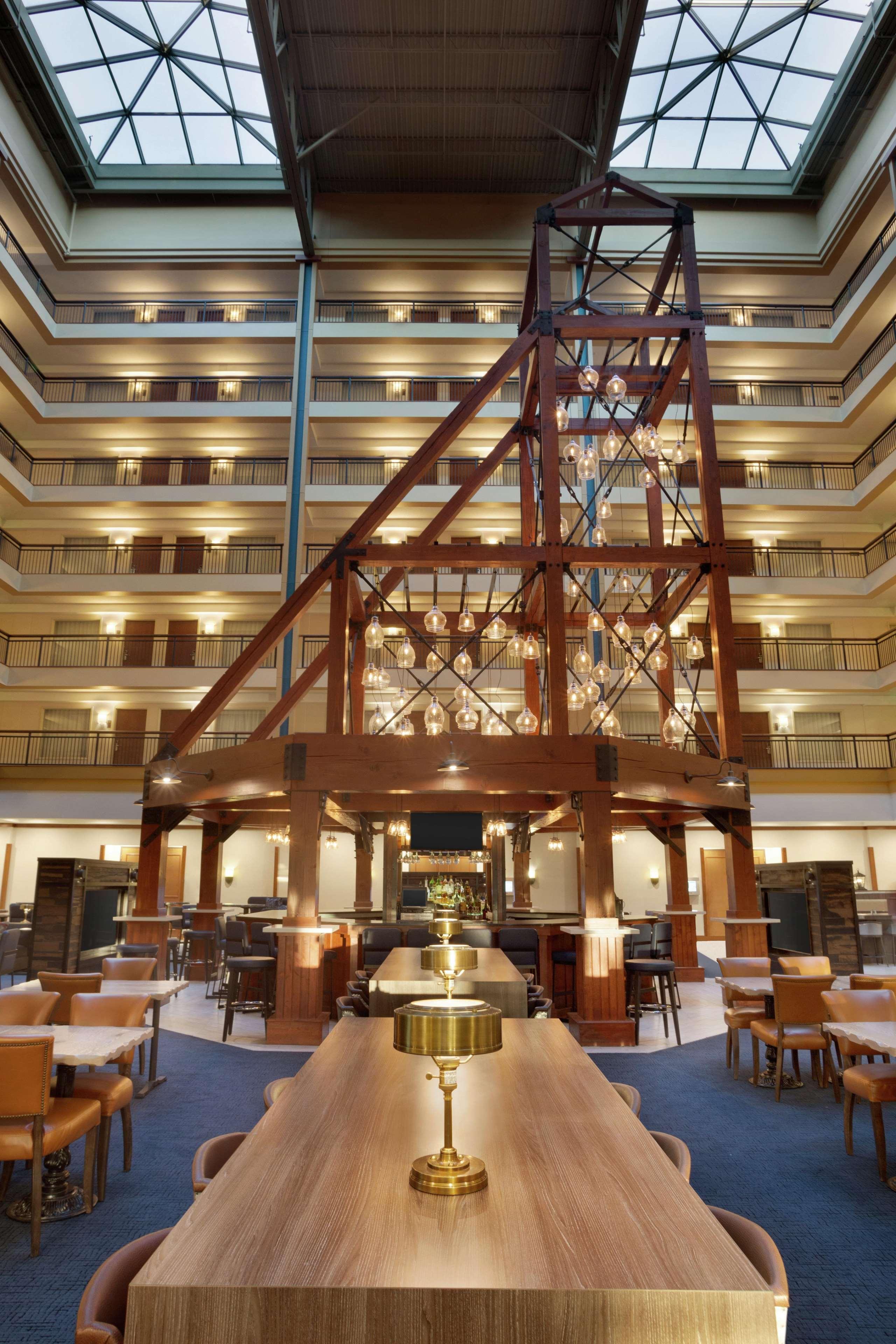 Embassy Suites By Hilton Denver International Airport Екстериор снимка