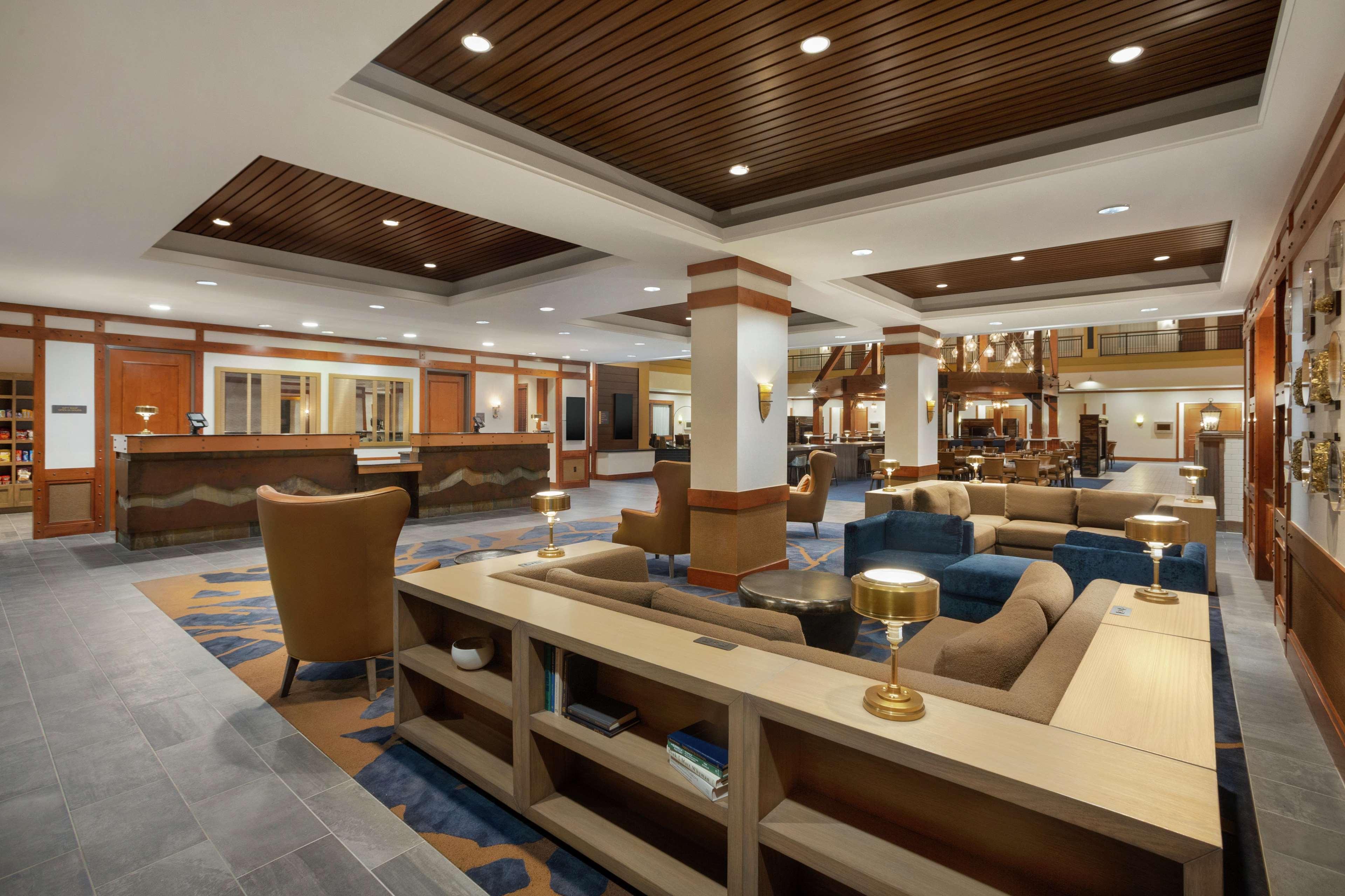 Embassy Suites By Hilton Denver International Airport Екстериор снимка