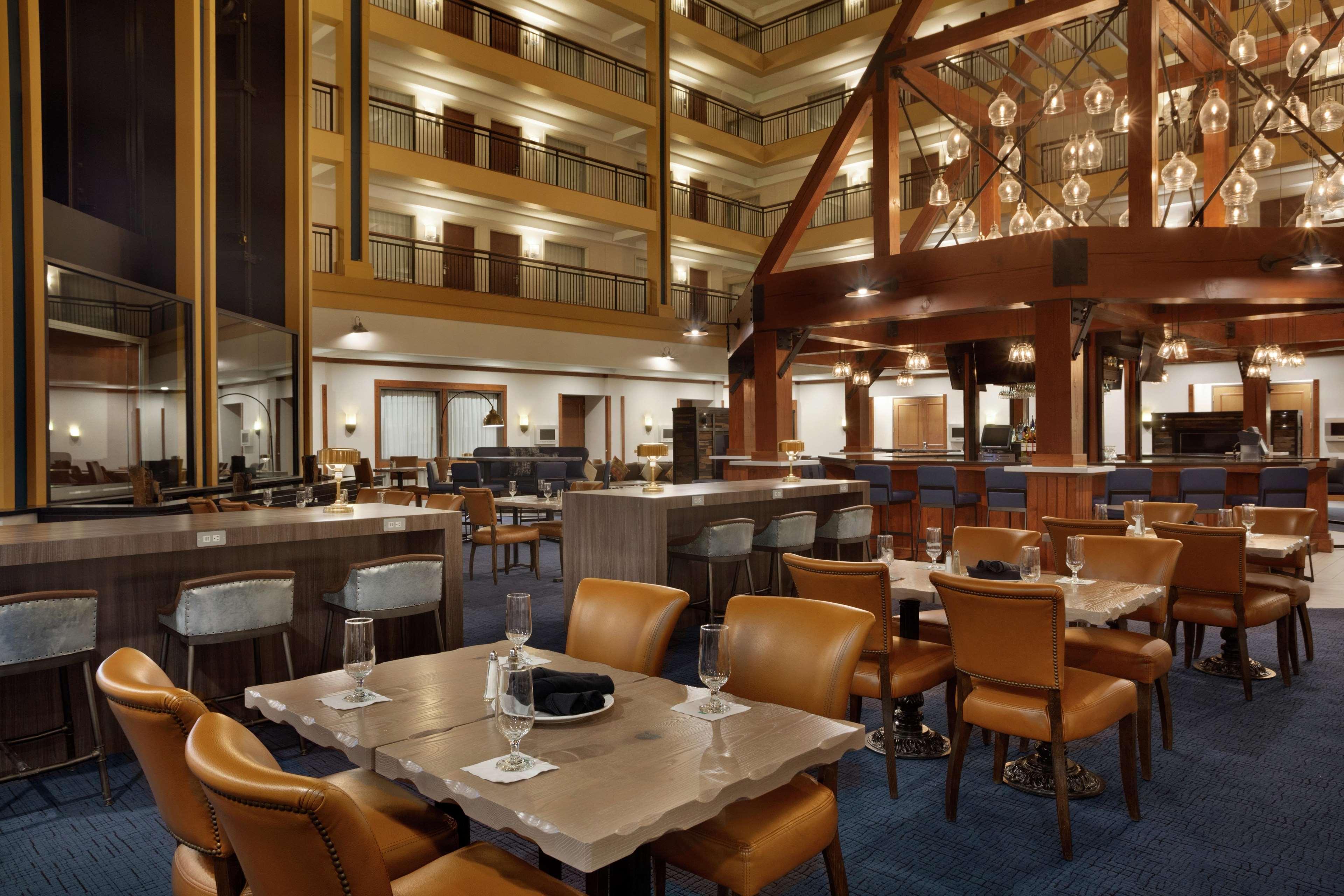 Embassy Suites By Hilton Denver International Airport Екстериор снимка