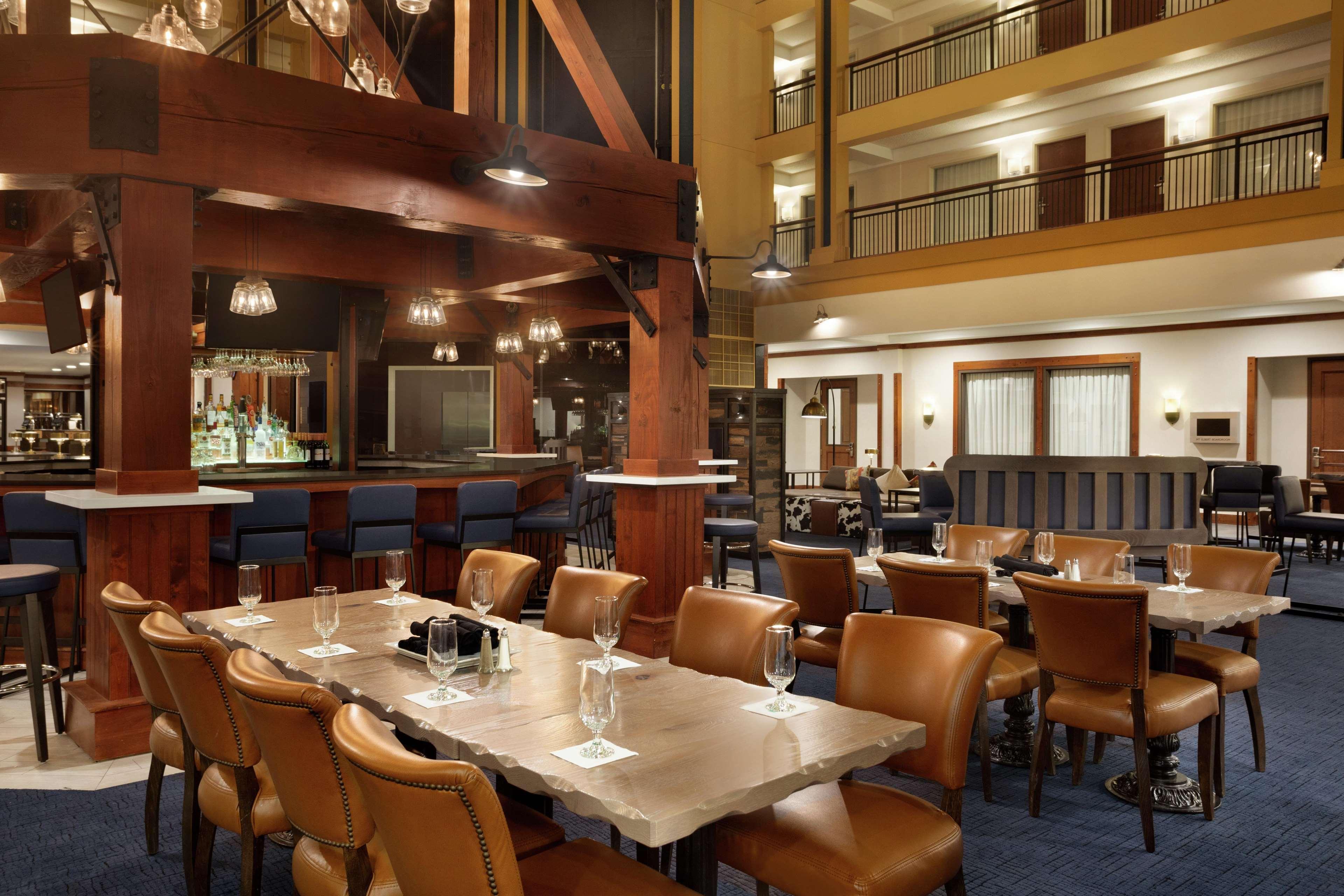 Embassy Suites By Hilton Denver International Airport Екстериор снимка