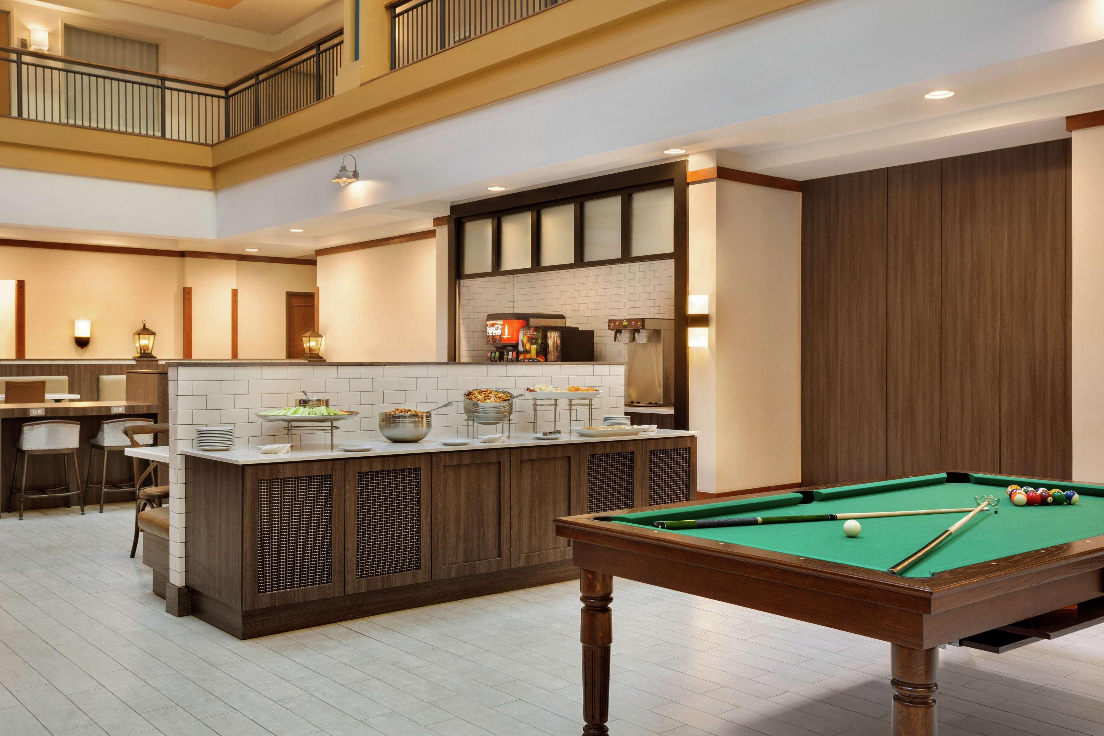 Embassy Suites By Hilton Denver International Airport Екстериор снимка
