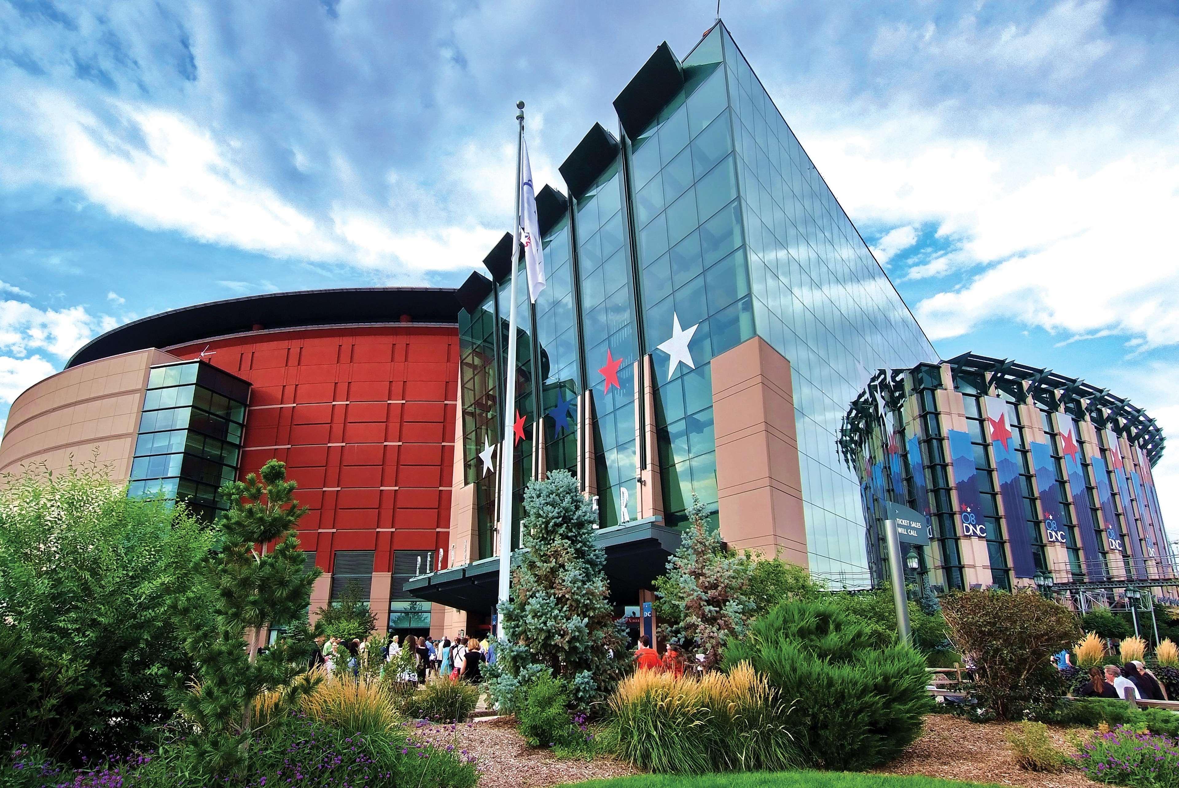 Embassy Suites By Hilton Denver International Airport Екстериор снимка