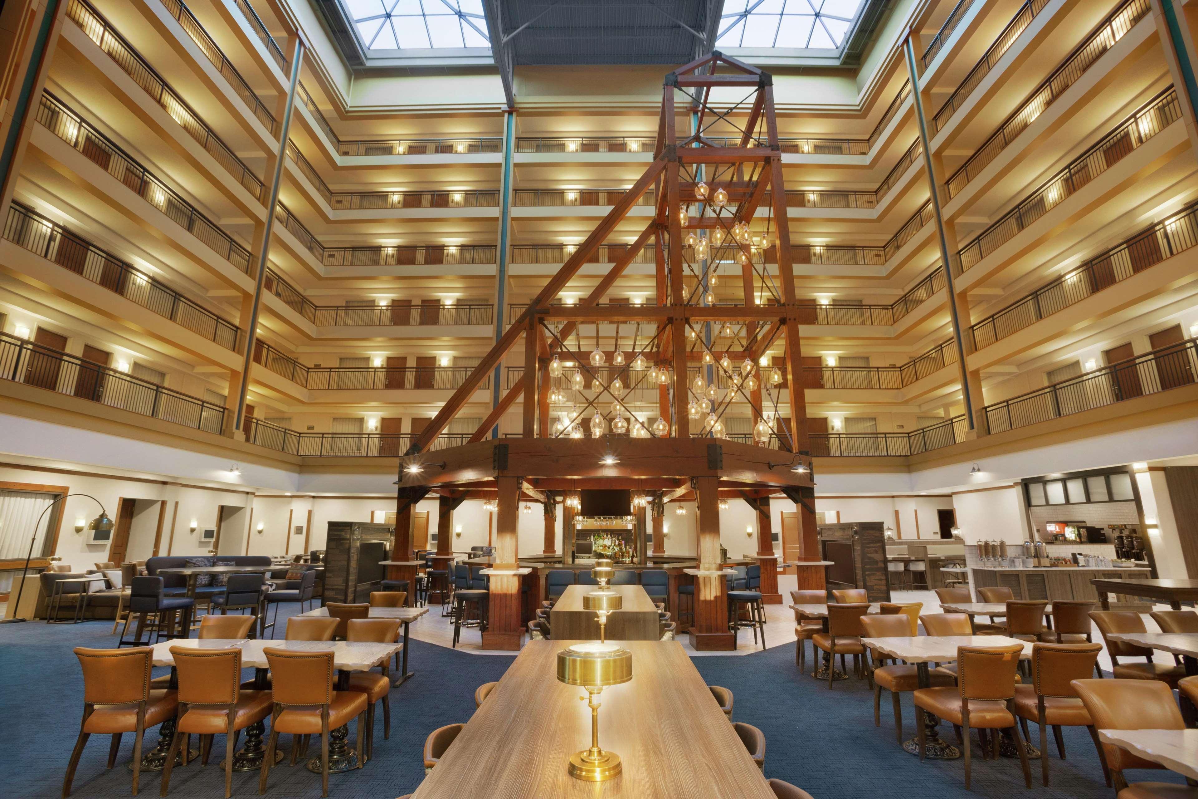 Embassy Suites By Hilton Denver International Airport Екстериор снимка