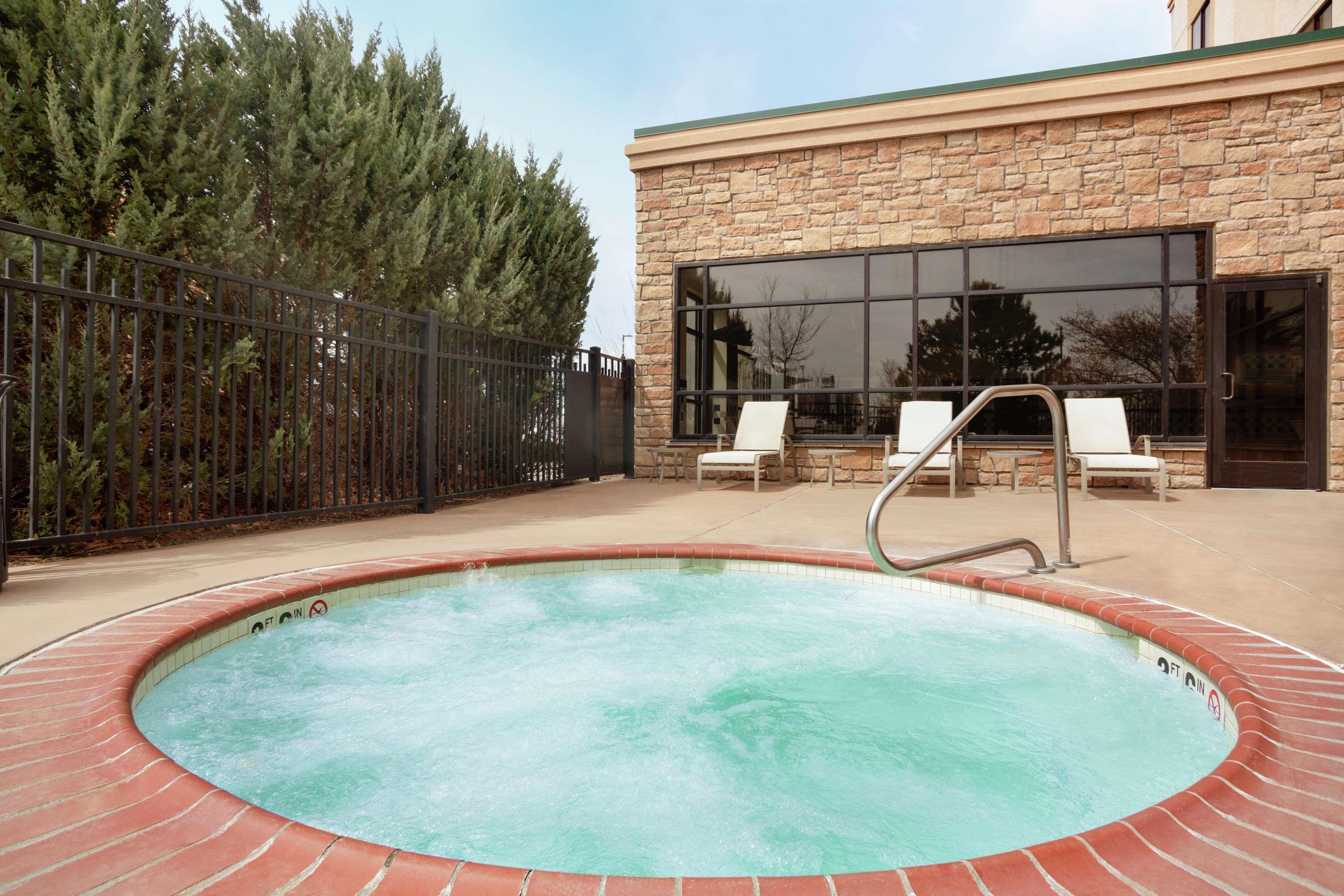 Embassy Suites By Hilton Denver International Airport Екстериор снимка
