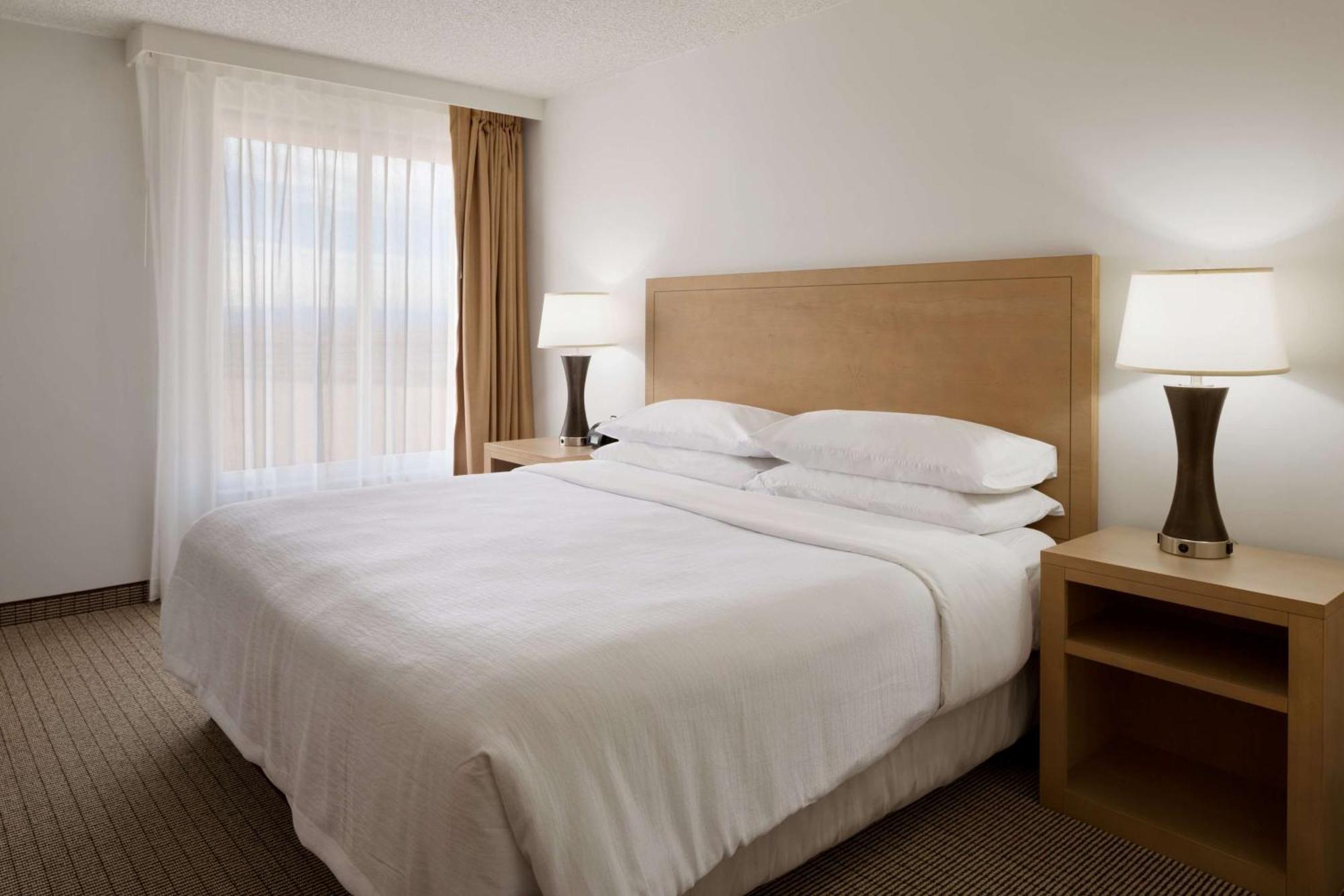 Embassy Suites By Hilton Denver International Airport Екстериор снимка