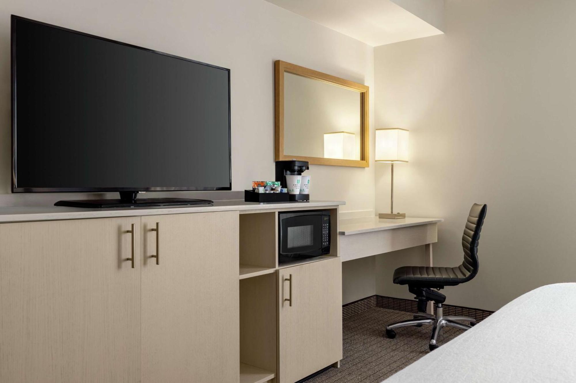 Embassy Suites By Hilton Denver International Airport Екстериор снимка